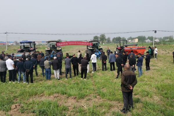 蒙城农机部门开展新机具演示会 推广先进适用技术